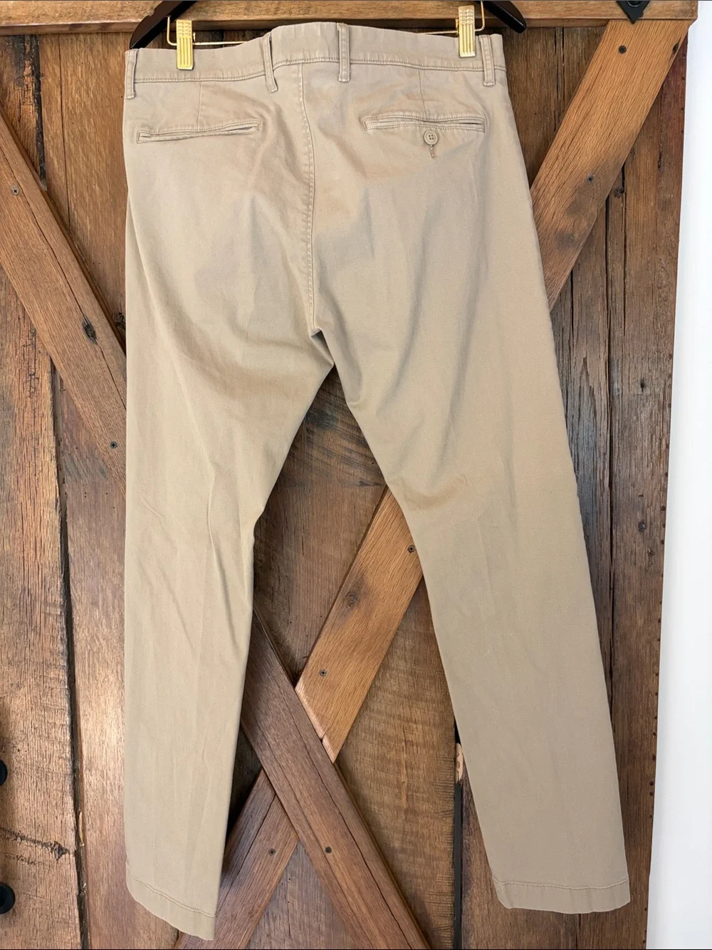 J. Crew Men’s Slim Fit (W33,L32) Chino Pants in Tan